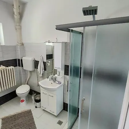 Inner City Two Bedroom Apartment Skopje Exterior photo